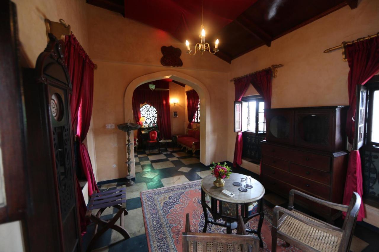Hotel Emerson On Hurumzi